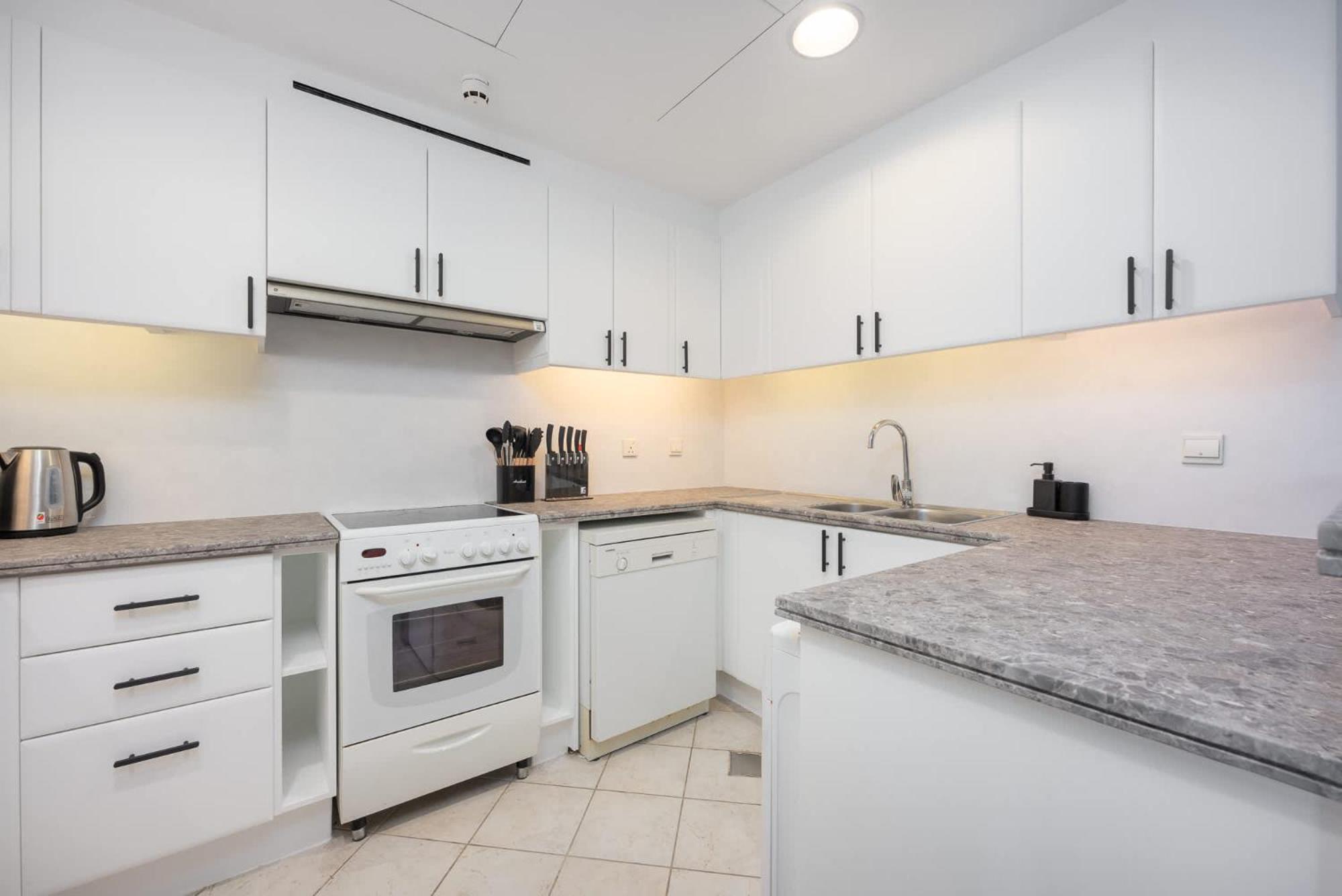 Apartment Incredible 2-bedroom Near Marina Mall At Al Murjan Tower *