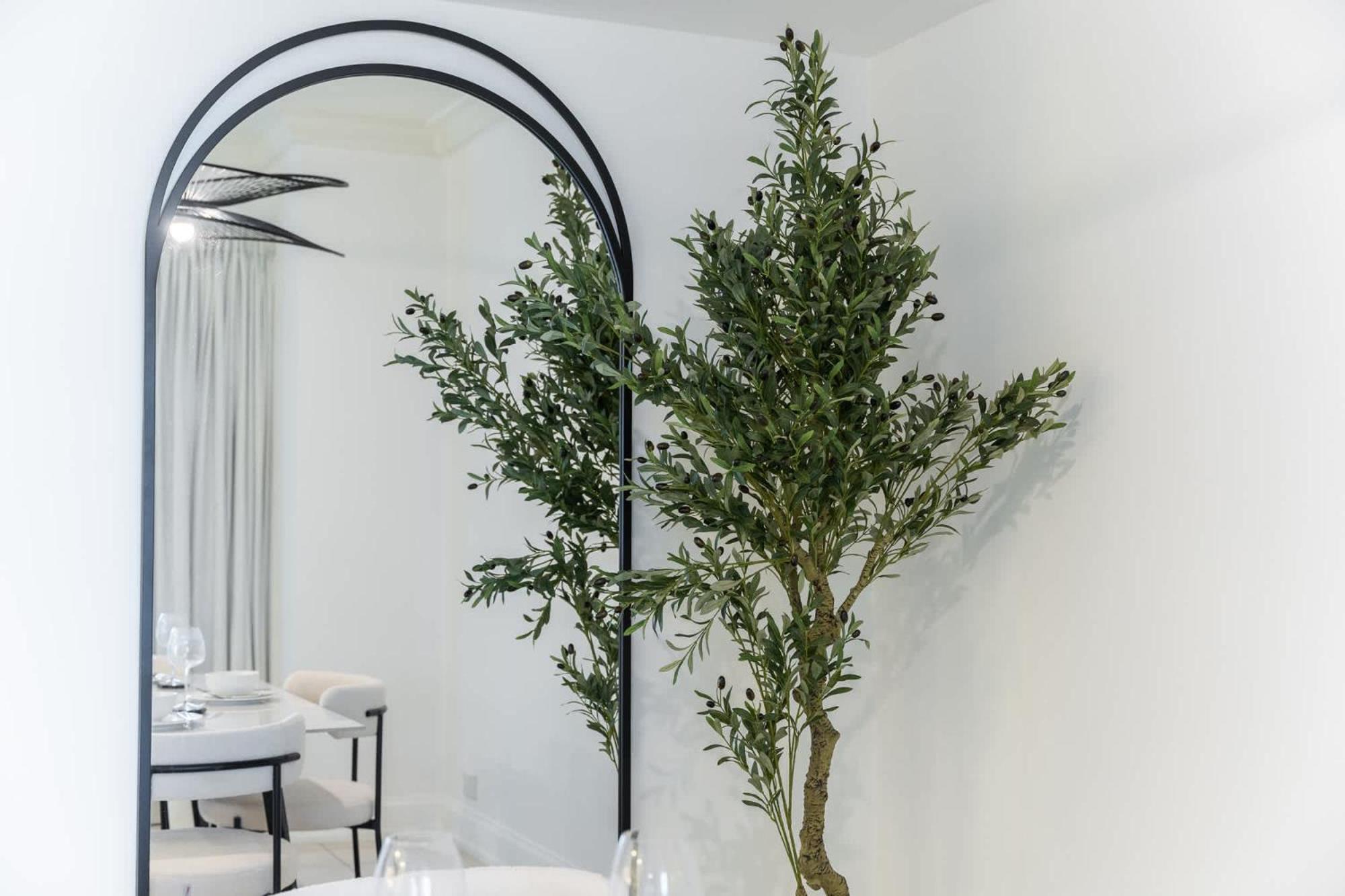 Incredible 2-bedroom Near Marina Mall At Al Murjan Tower