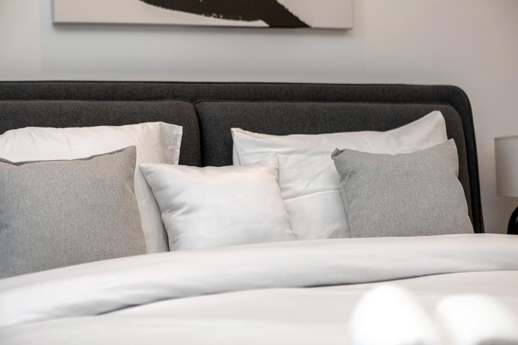 Downtown Sterling West Apartment Dubai