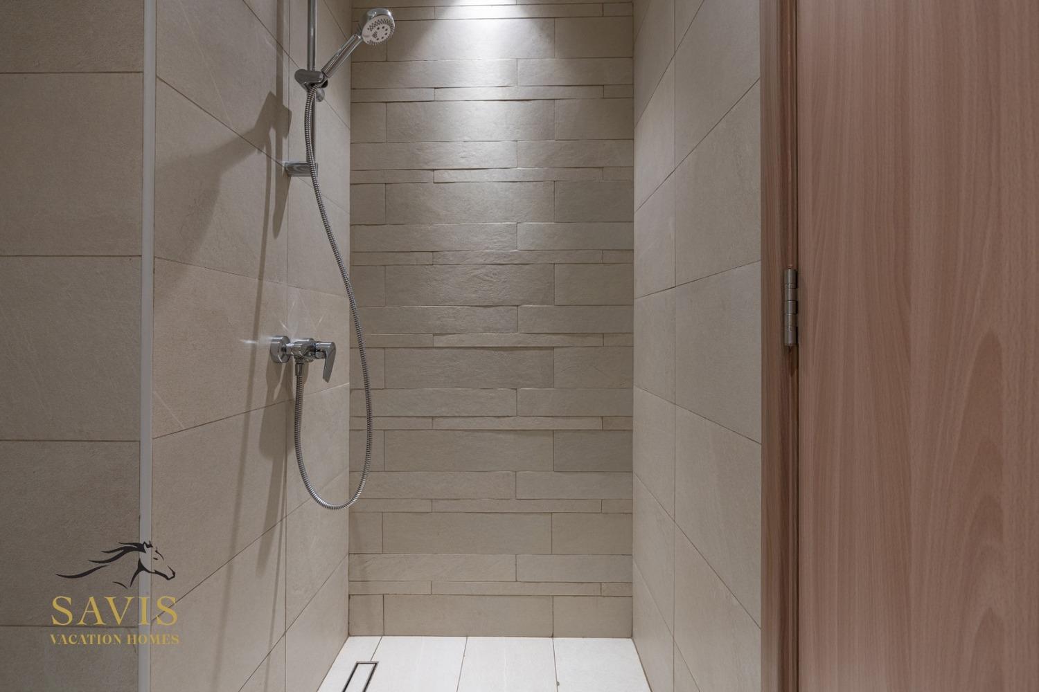 Cozy Brand New In Meydan Apartment *