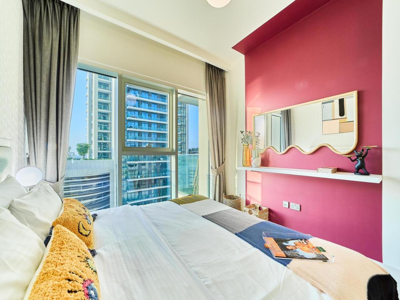 Apartment Beachfront Bliss: Chic 1 Bedroom Retreat By The Sea *