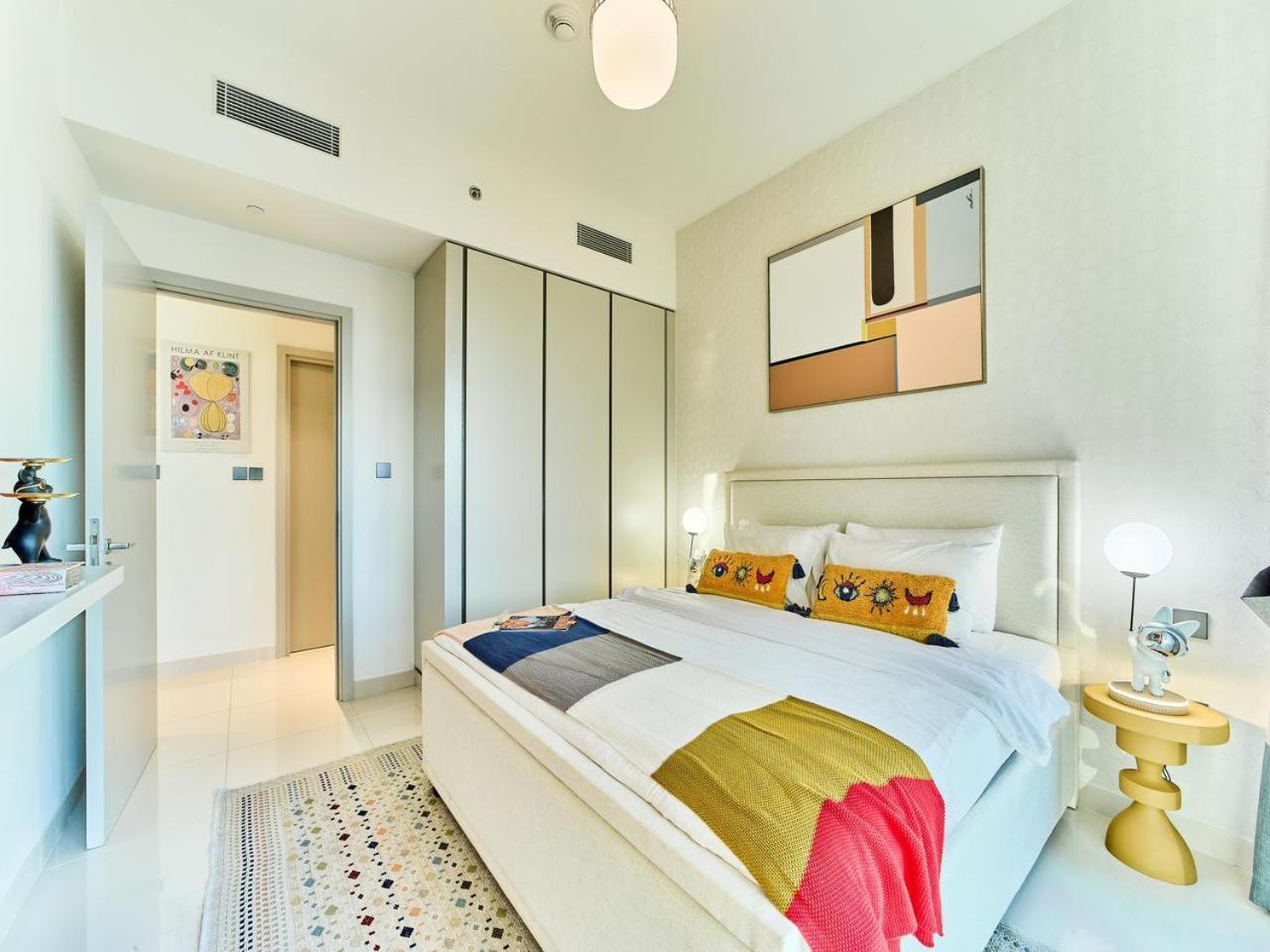 Apartment Beachfront Bliss: Chic 1 Bedroom Retreat By The Sea *