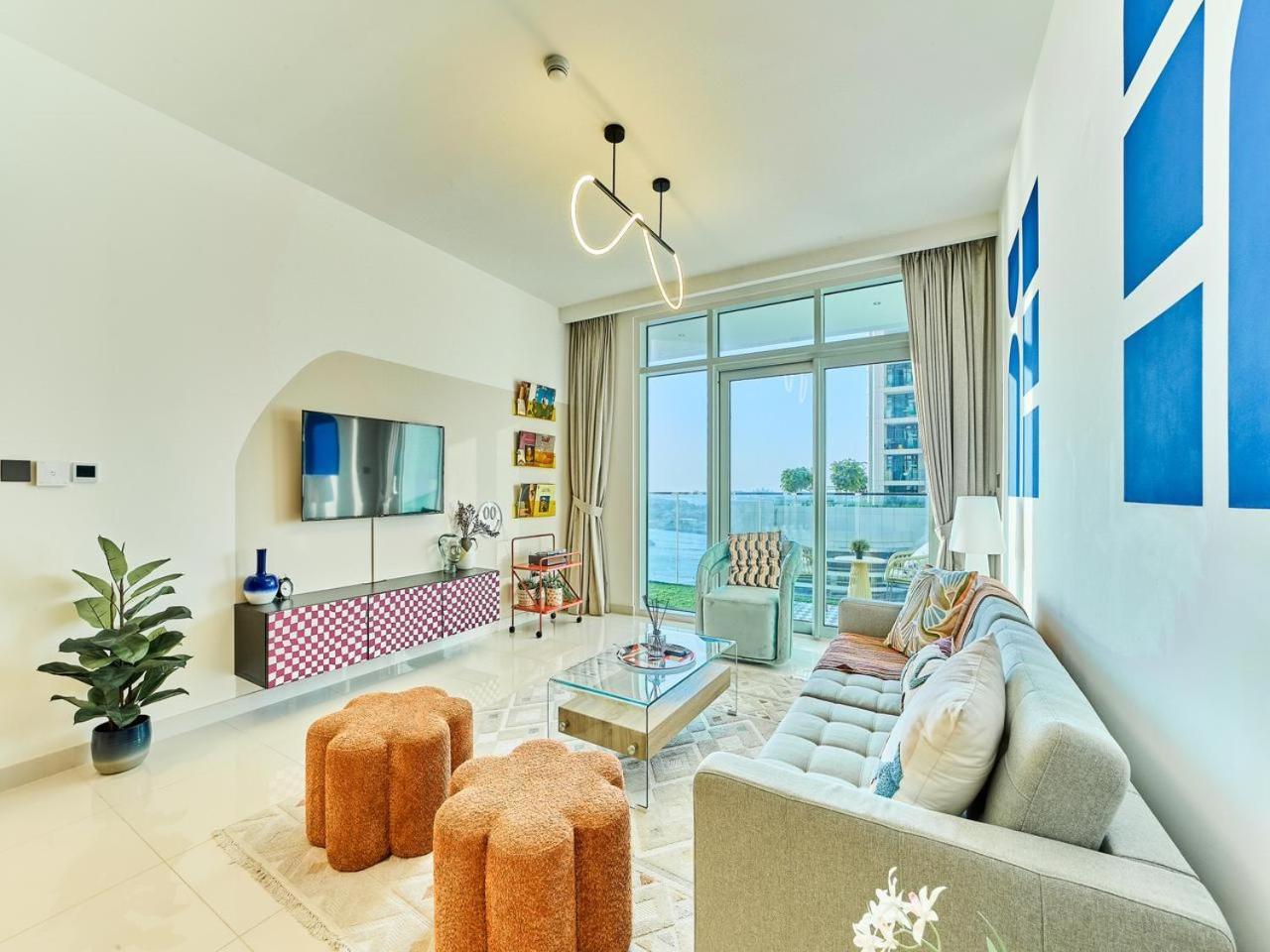 Apartment Beachfront Bliss: Chic 1 Bedroom Retreat By The Sea Dubai