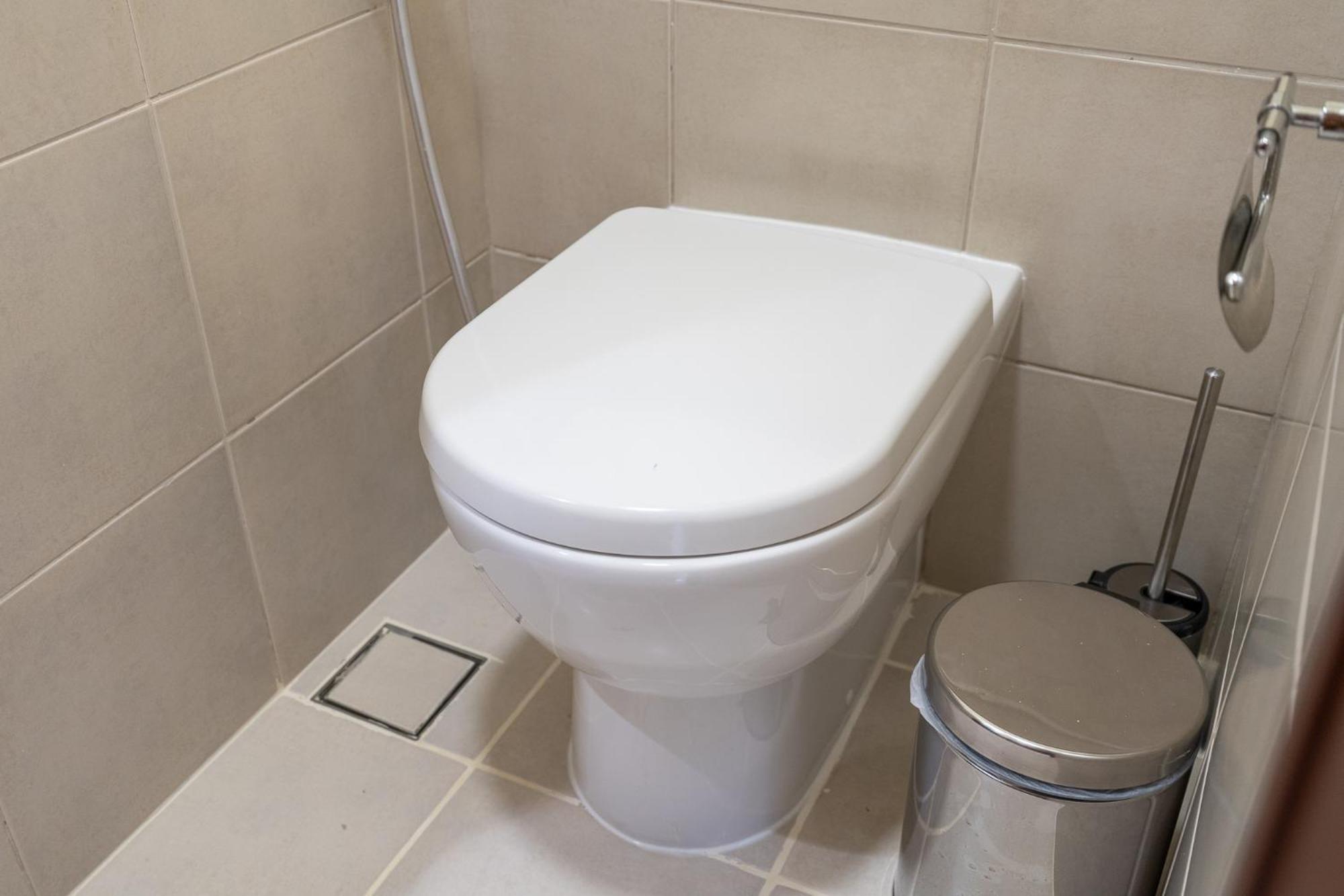 A Phenomenal In Golden Mile 6 Great For 5 Apartment *