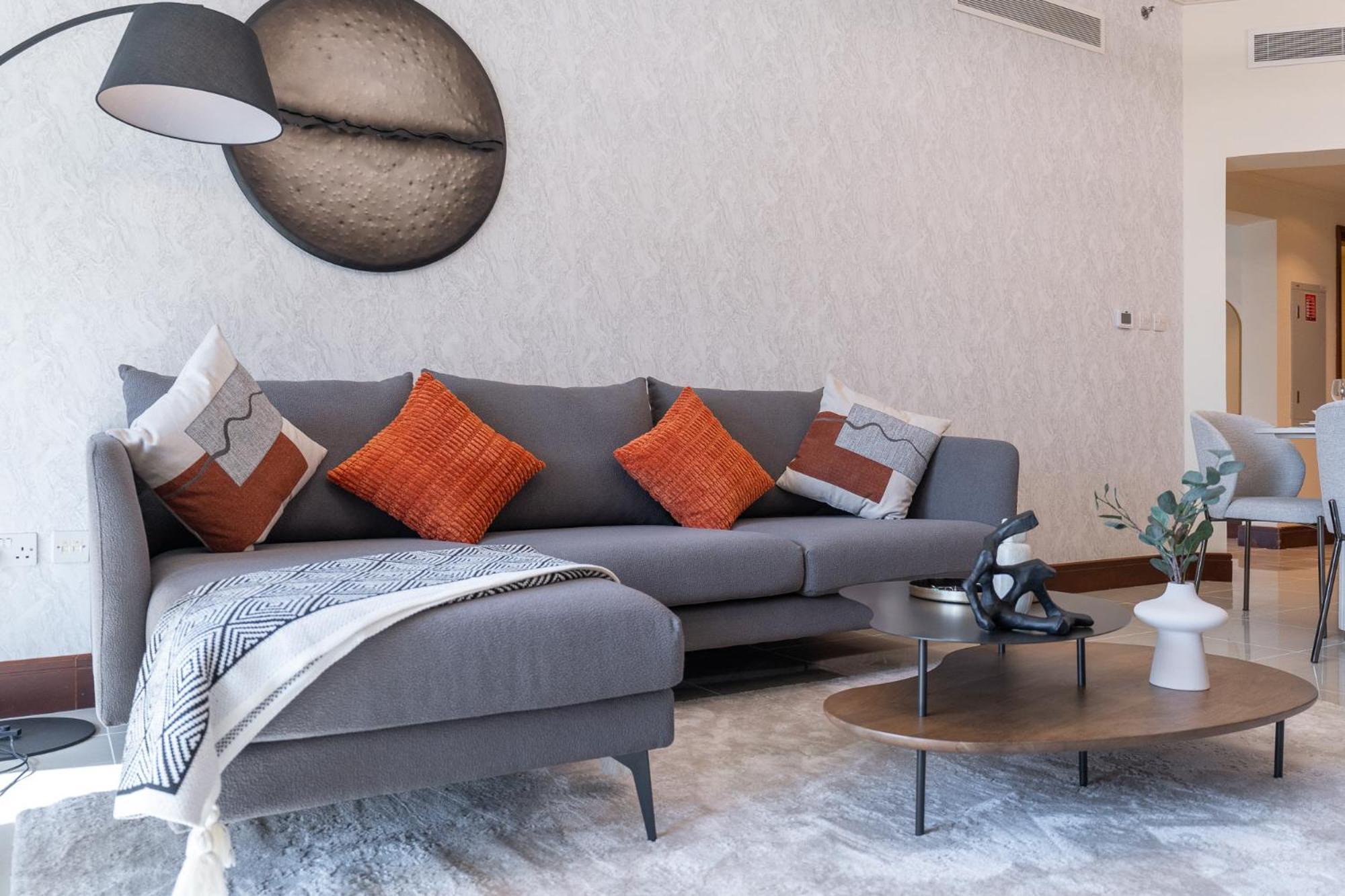 A Phenomenal In Golden Mile 6 Great For 5 Apartment *