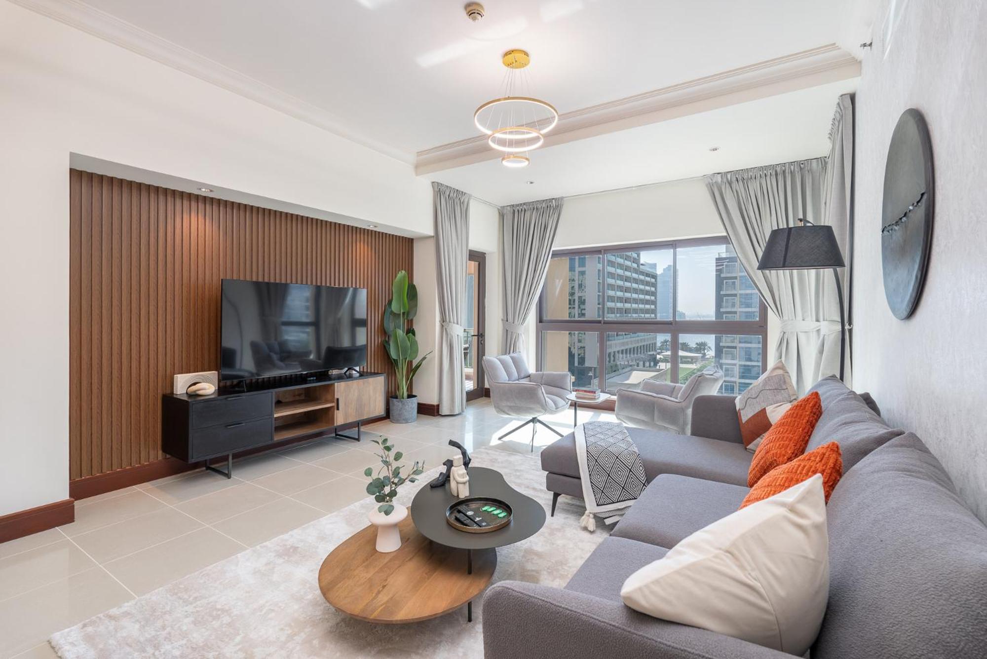 A Phenomenal In Golden Mile 6 Great For 5 Apartment