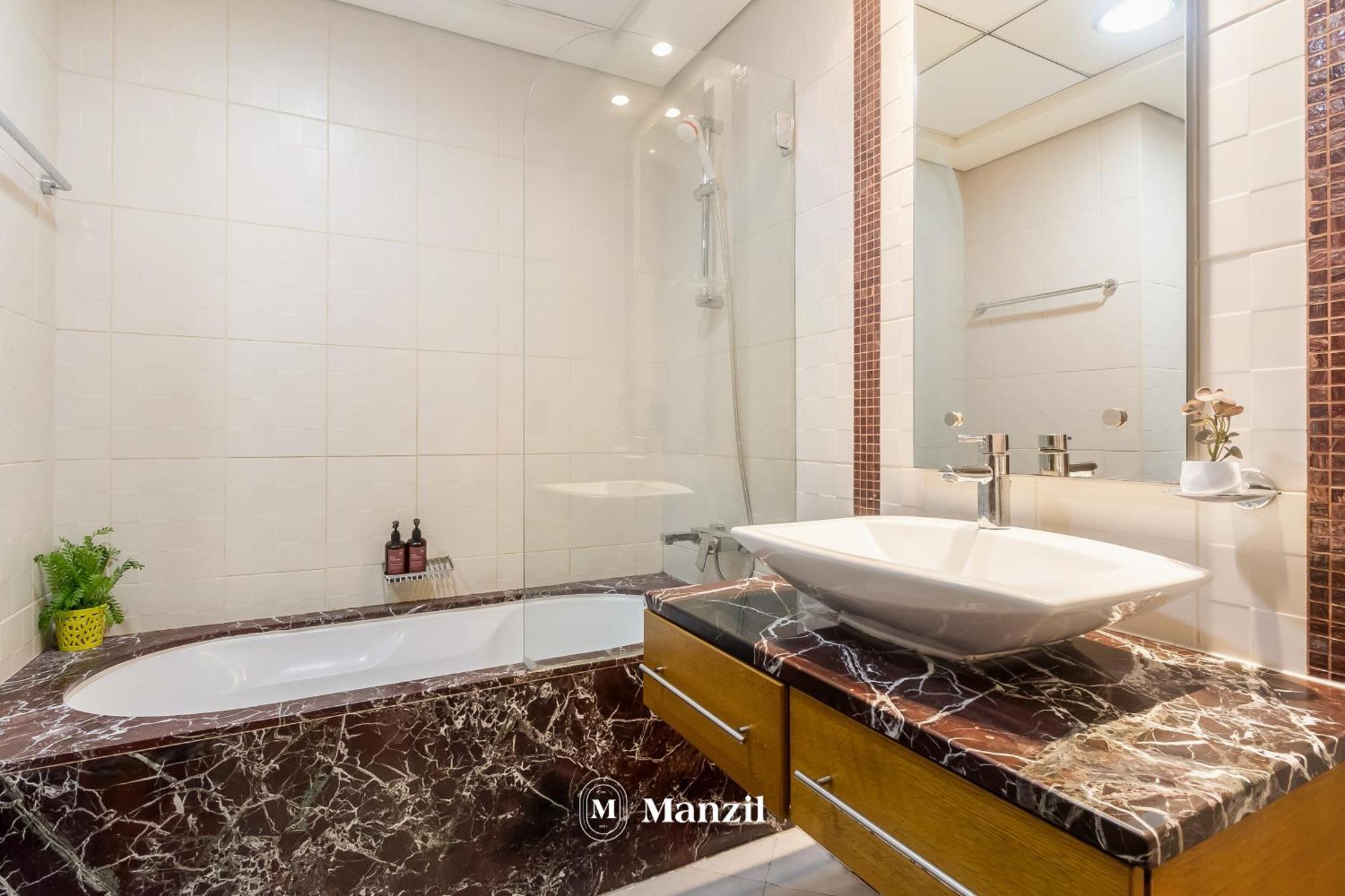 Apartment Lux 3br W Maids In Jbr Near Attractions *