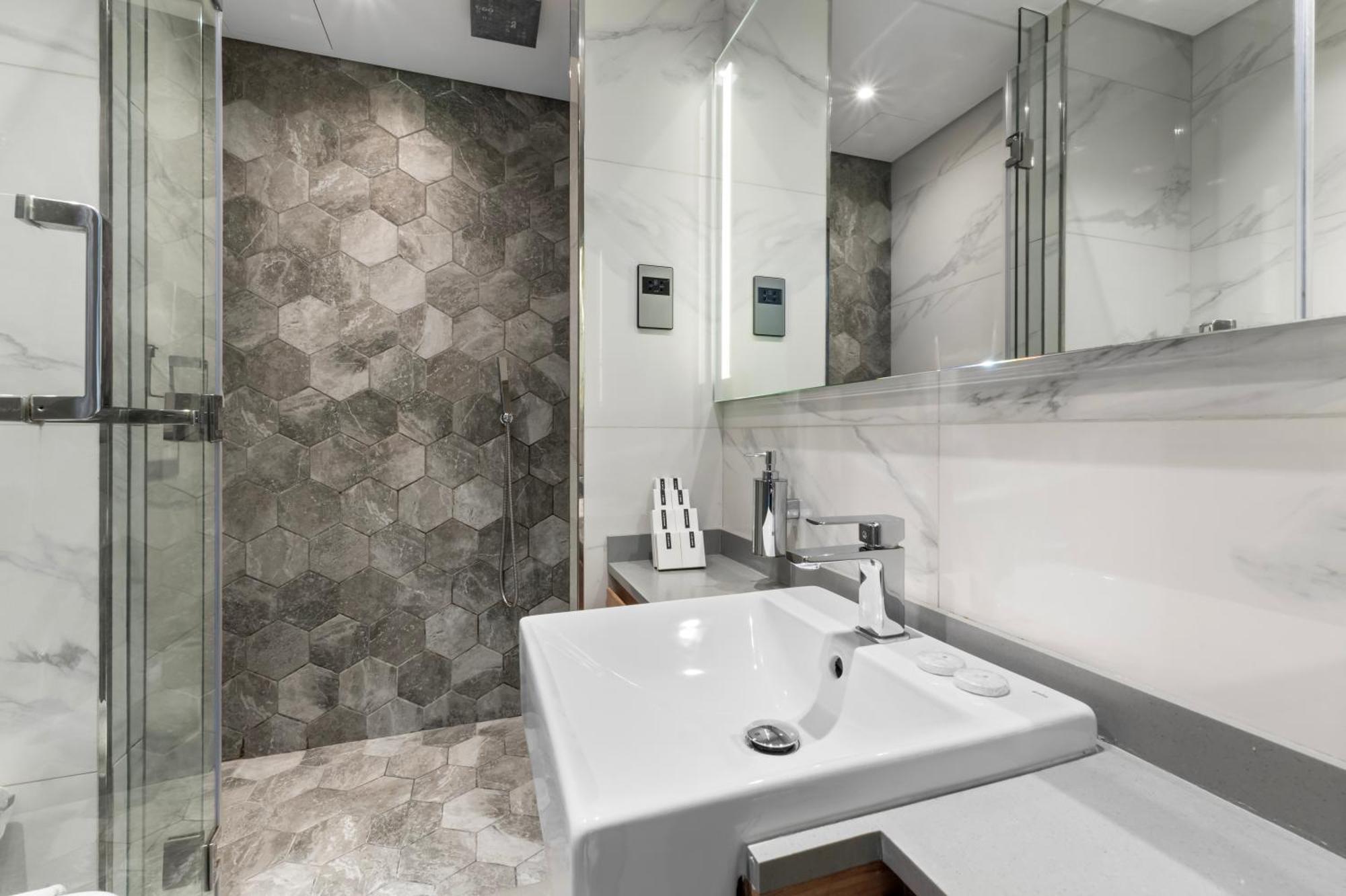 Lux 1 Bedroom Downtown - 5 Mins To Burj Khalifa Apartment *