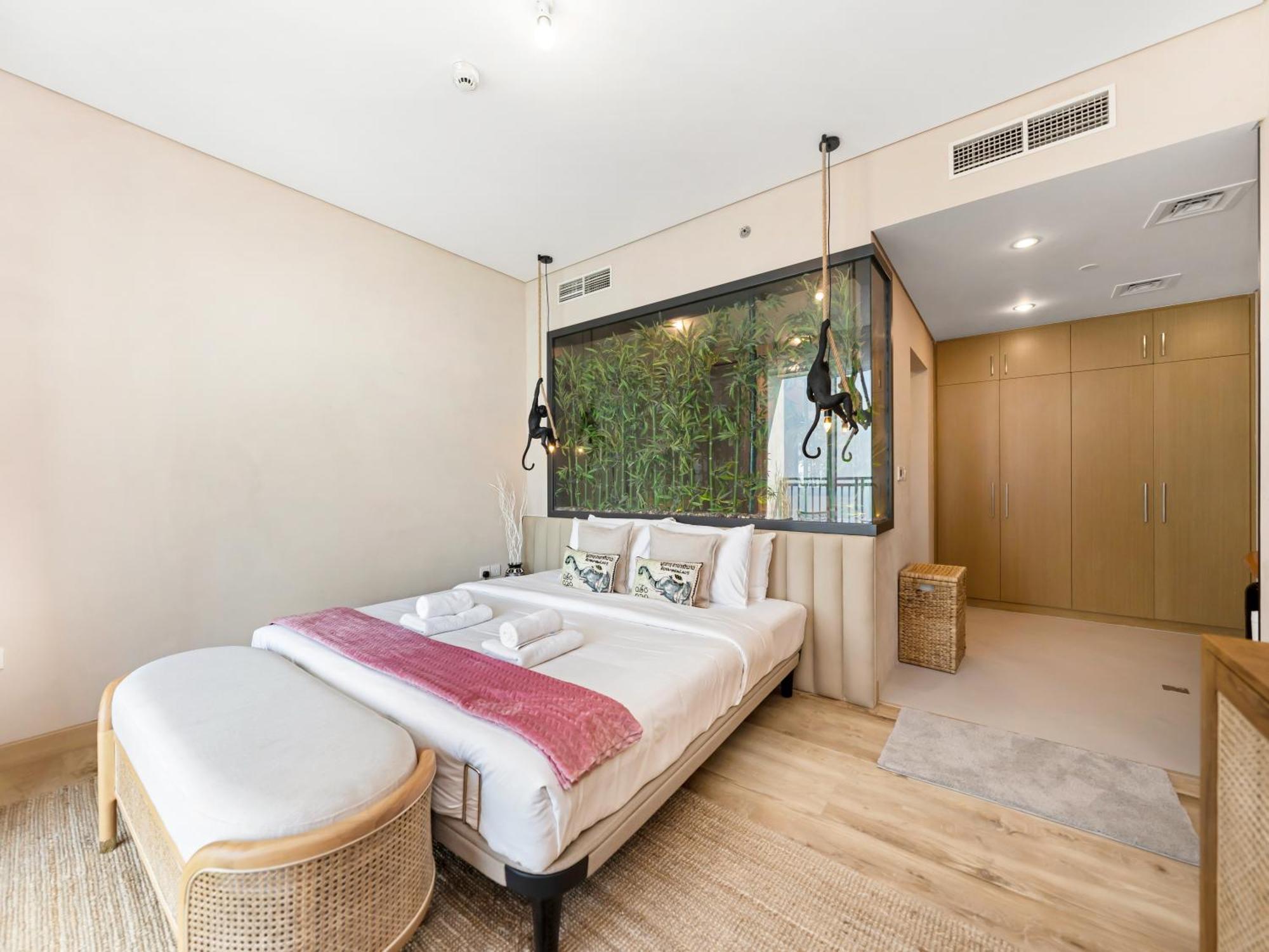 Apartment Luxurious 4bdr With Ocean Views In Jbr, Bluewaters