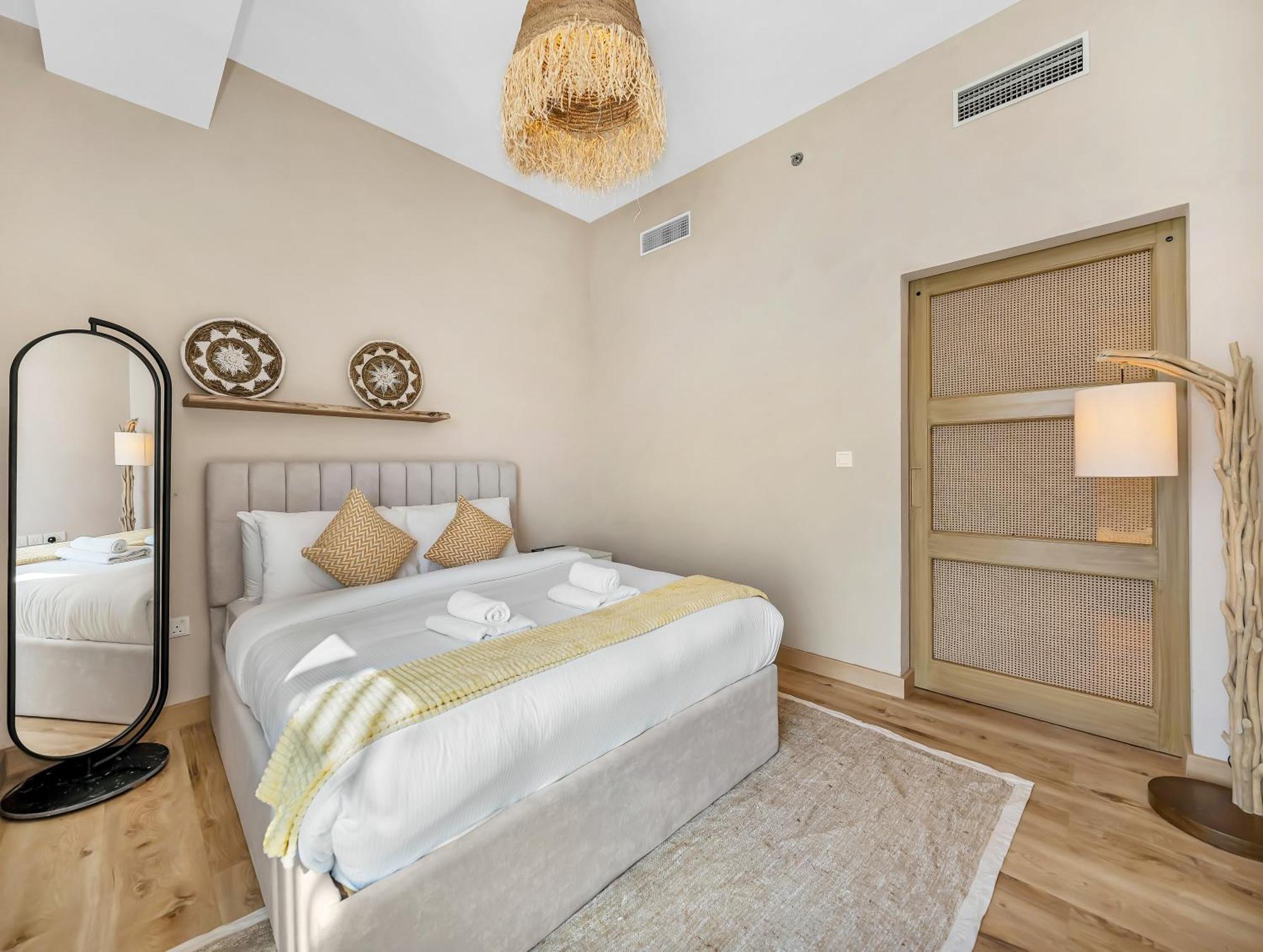 Apartment Luxurious 4bdr With Ocean Views In Jbr, Bluewaters Dubai