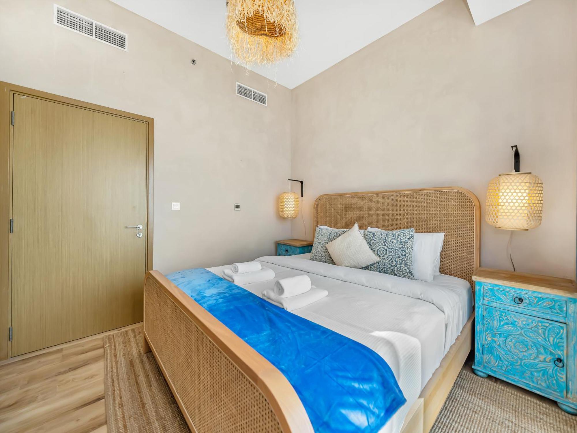 Luxurious 4bdr With Ocean Views In Jbr, Bluewaters