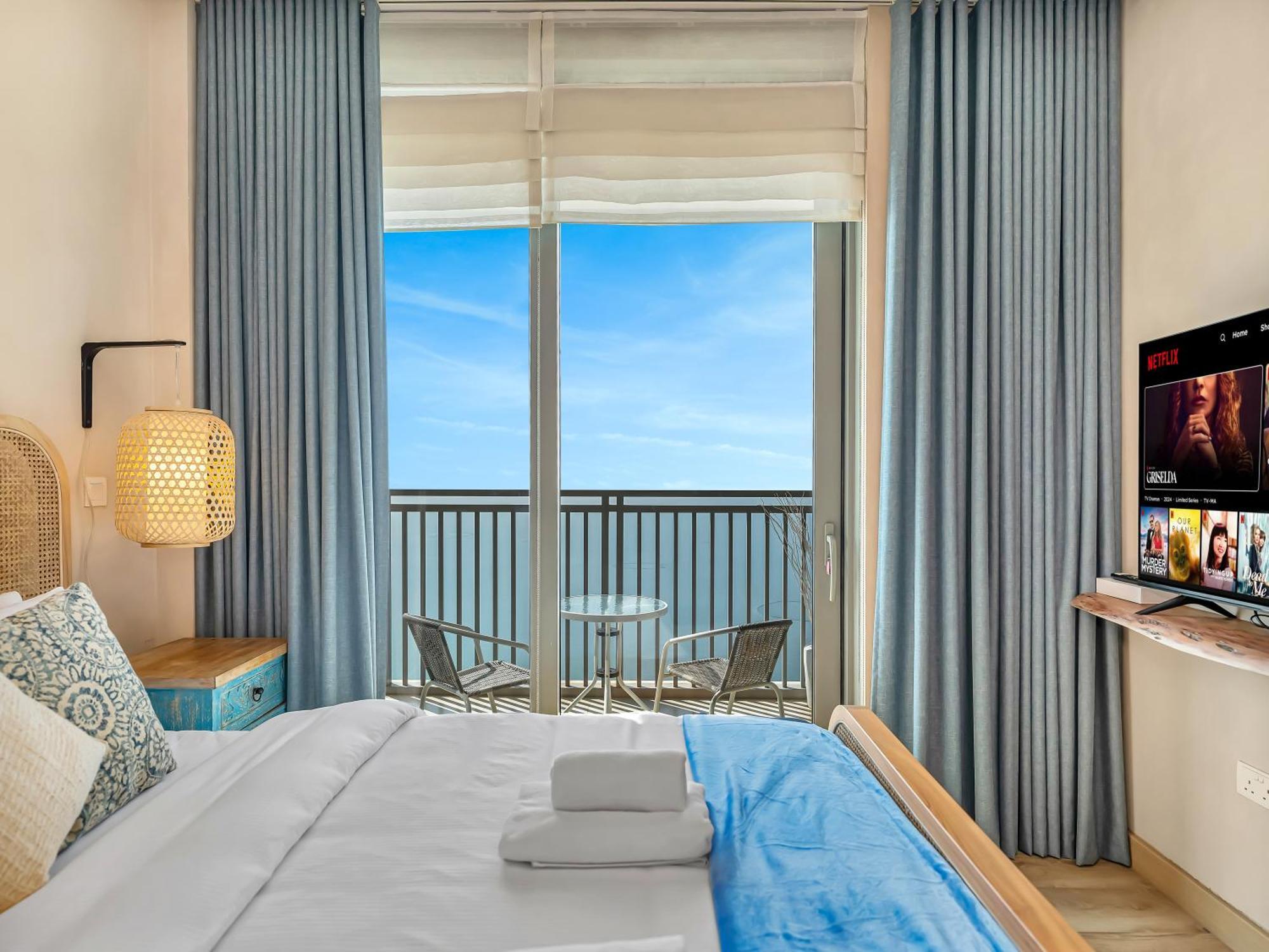 Apartment Luxurious 4bdr With Ocean Views In Jbr, Bluewaters Dubai