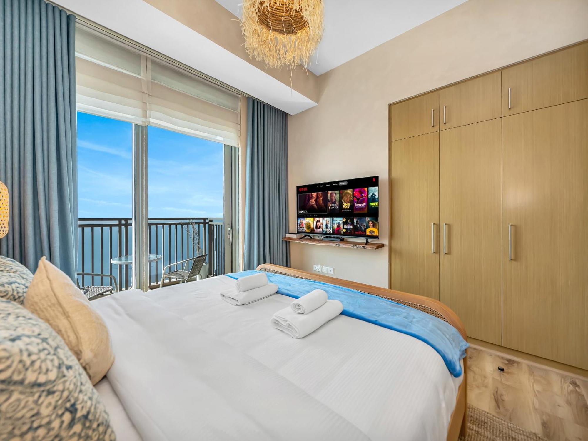 Apartment Luxurious 4bdr With Ocean Views In Jbr, Bluewaters *