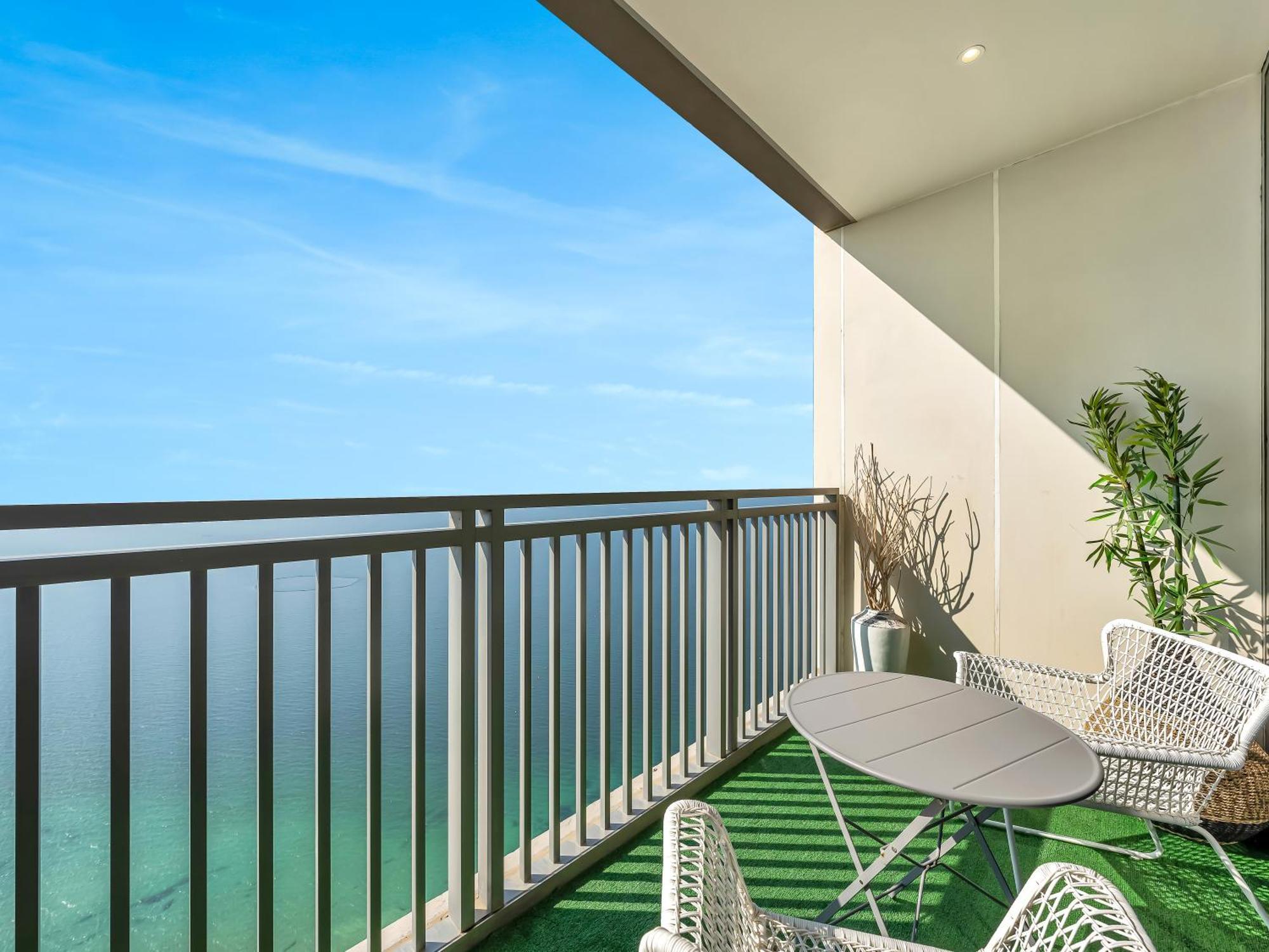 Apartment Luxurious 4bdr With Ocean Views In Jbr, Bluewaters