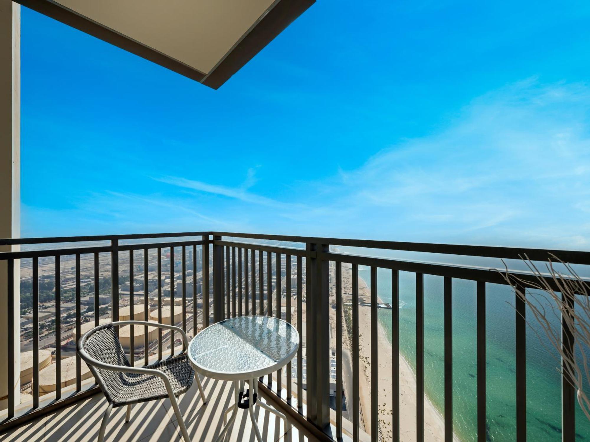 Luxurious 4bdr With Ocean Views In Jbr, Bluewaters *