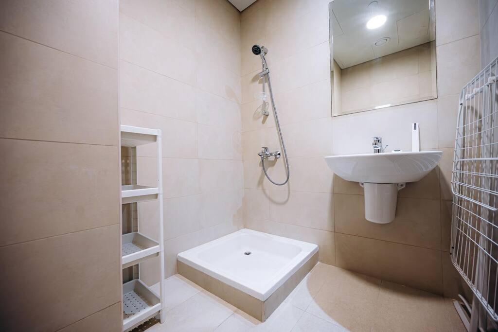 Stunning 2-bedroom Near Palmjumeirah Apartment