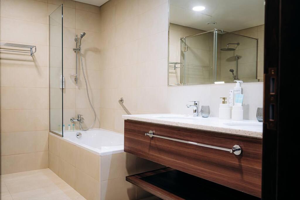 Stunning 2-bedroom Near Palmjumeirah * Dubai