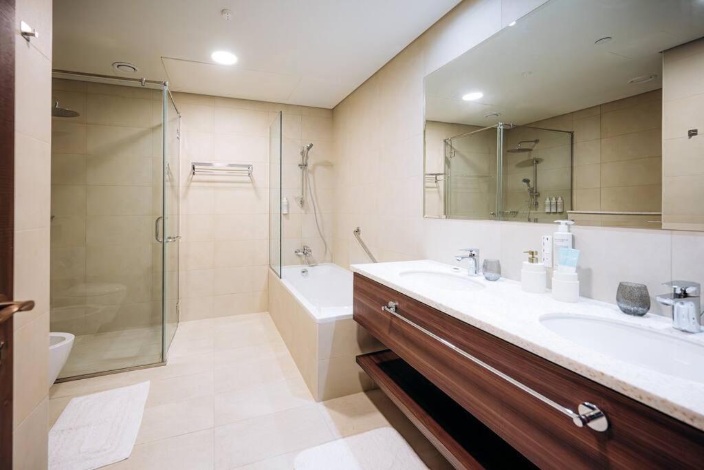 Apartment Stunning 2-bedroom Near Palmjumeirah