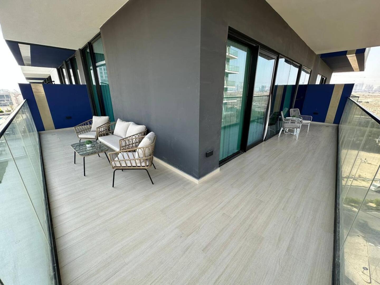 Apartment Spacious 1-bedroom With Pool View *