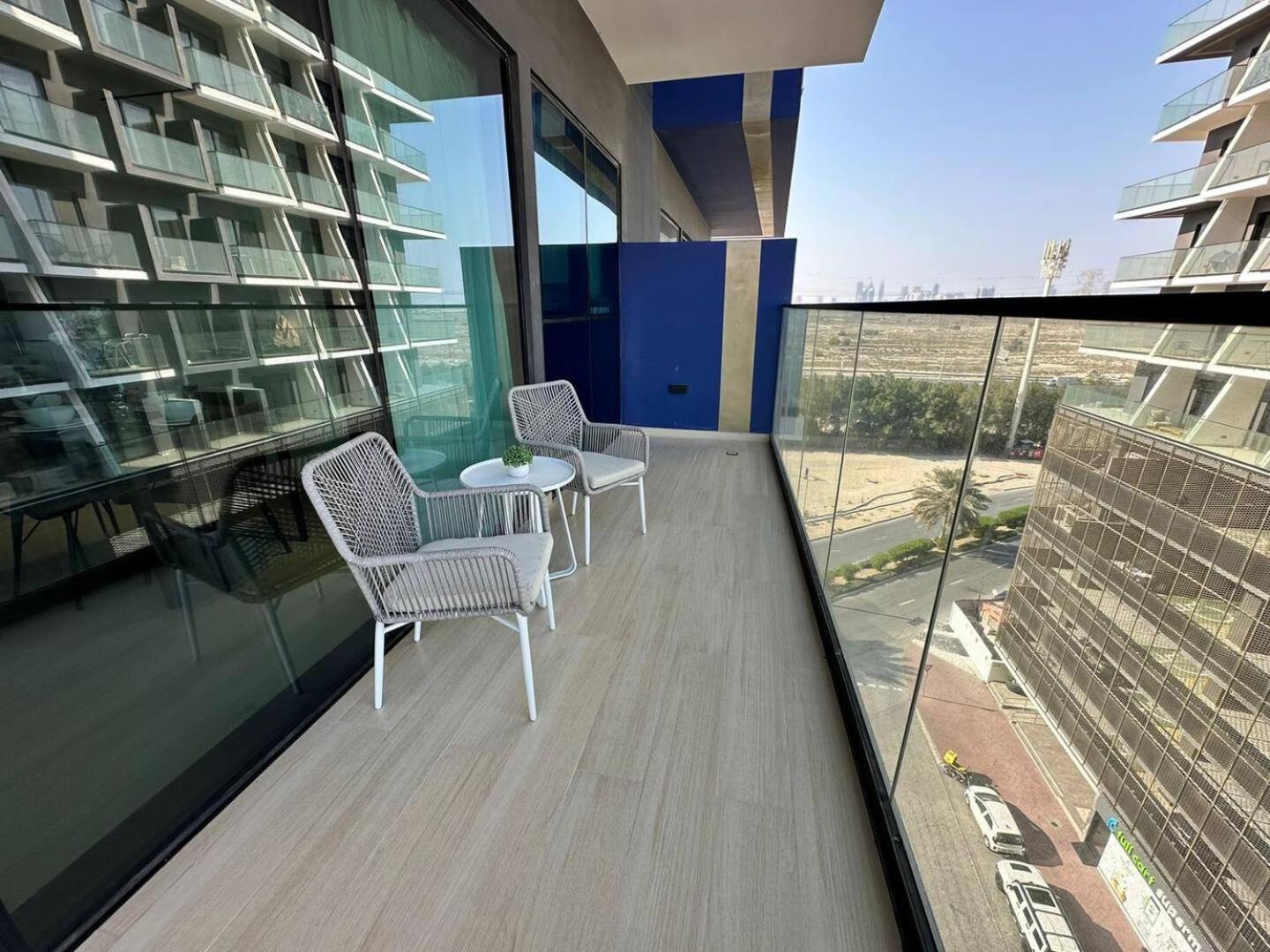 Spacious 1-bedroom With Pool View Apartment Dubai