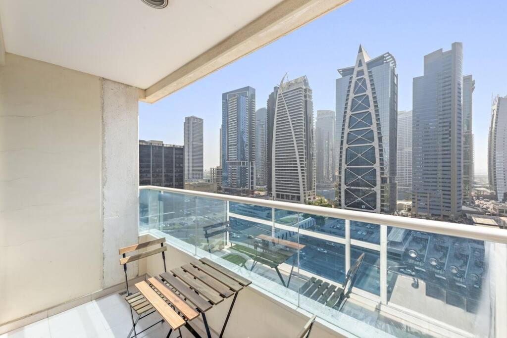 Apartment Spacious 1-bedroom In Jlt *