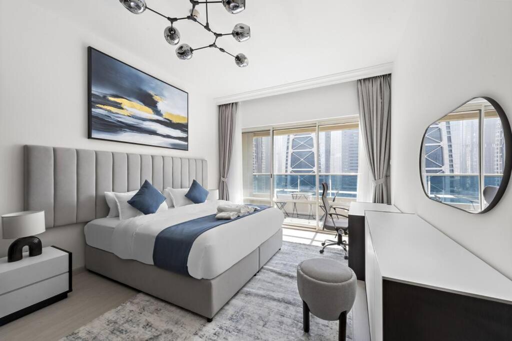 Spacious 1-bedroom In Jlt Apartment