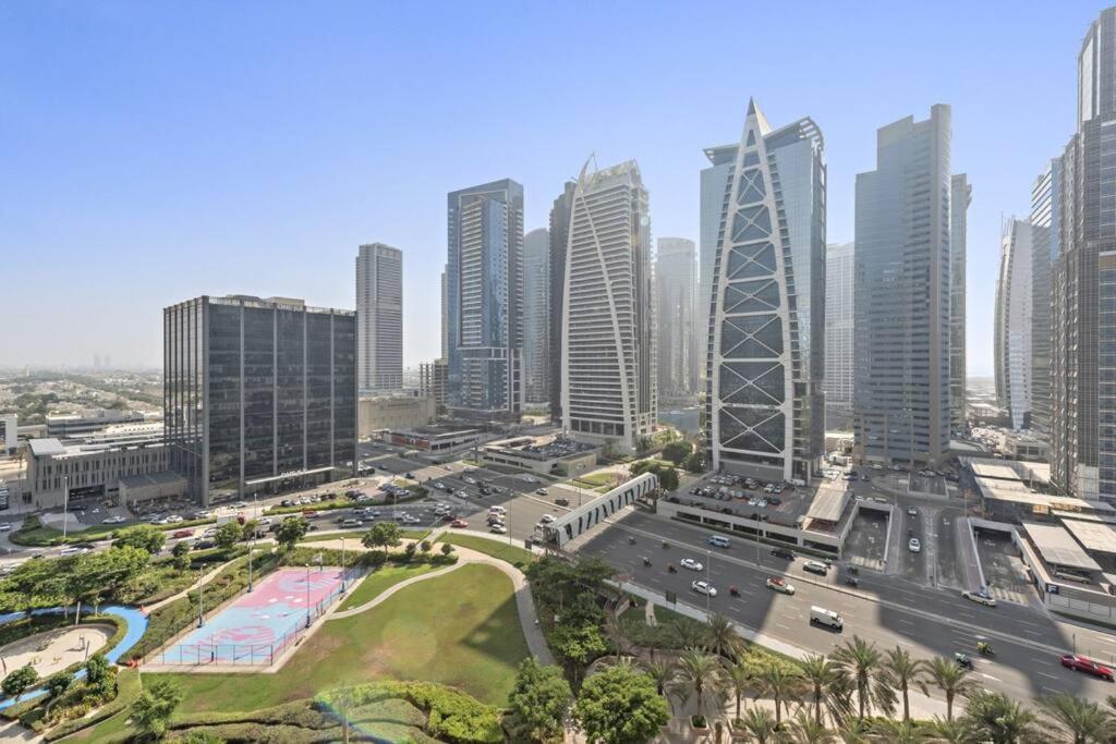 Apartment Spacious 1-bedroom In Jlt Dubai