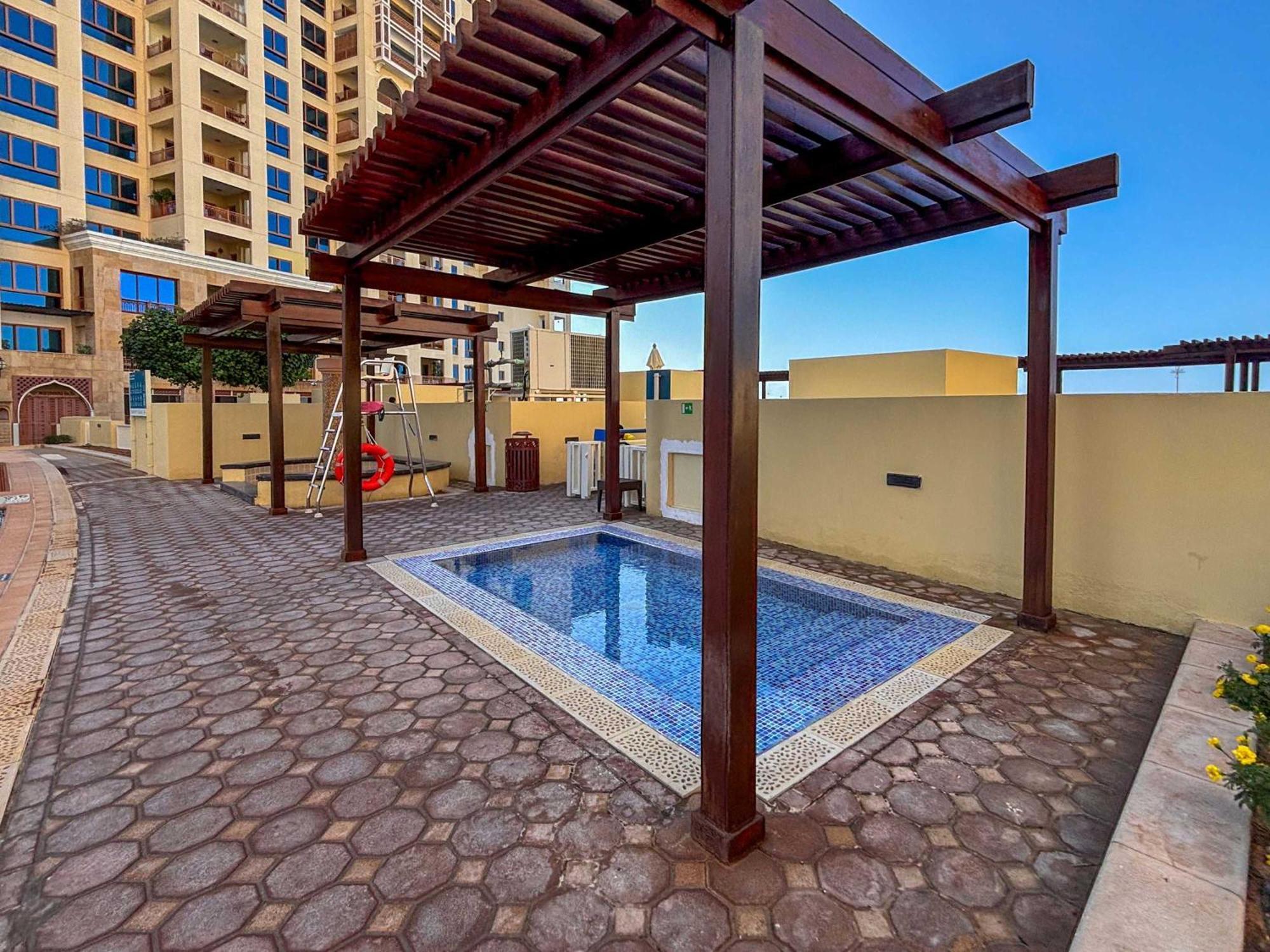 Frank Porter - Marina 3, Palm Jumeirah