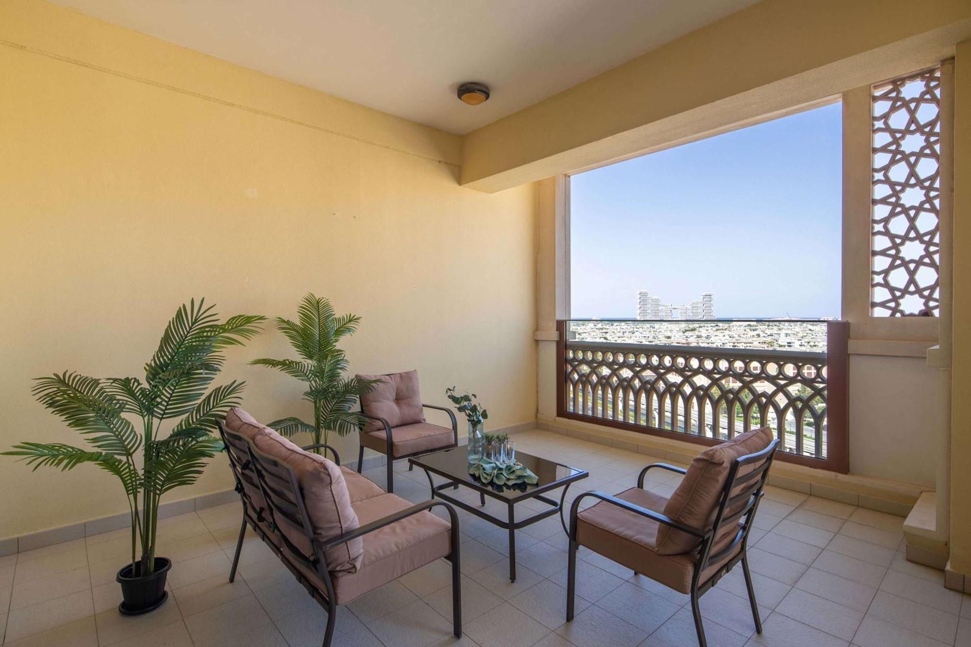 Frank Porter - Marina 3, Palm Jumeirah *