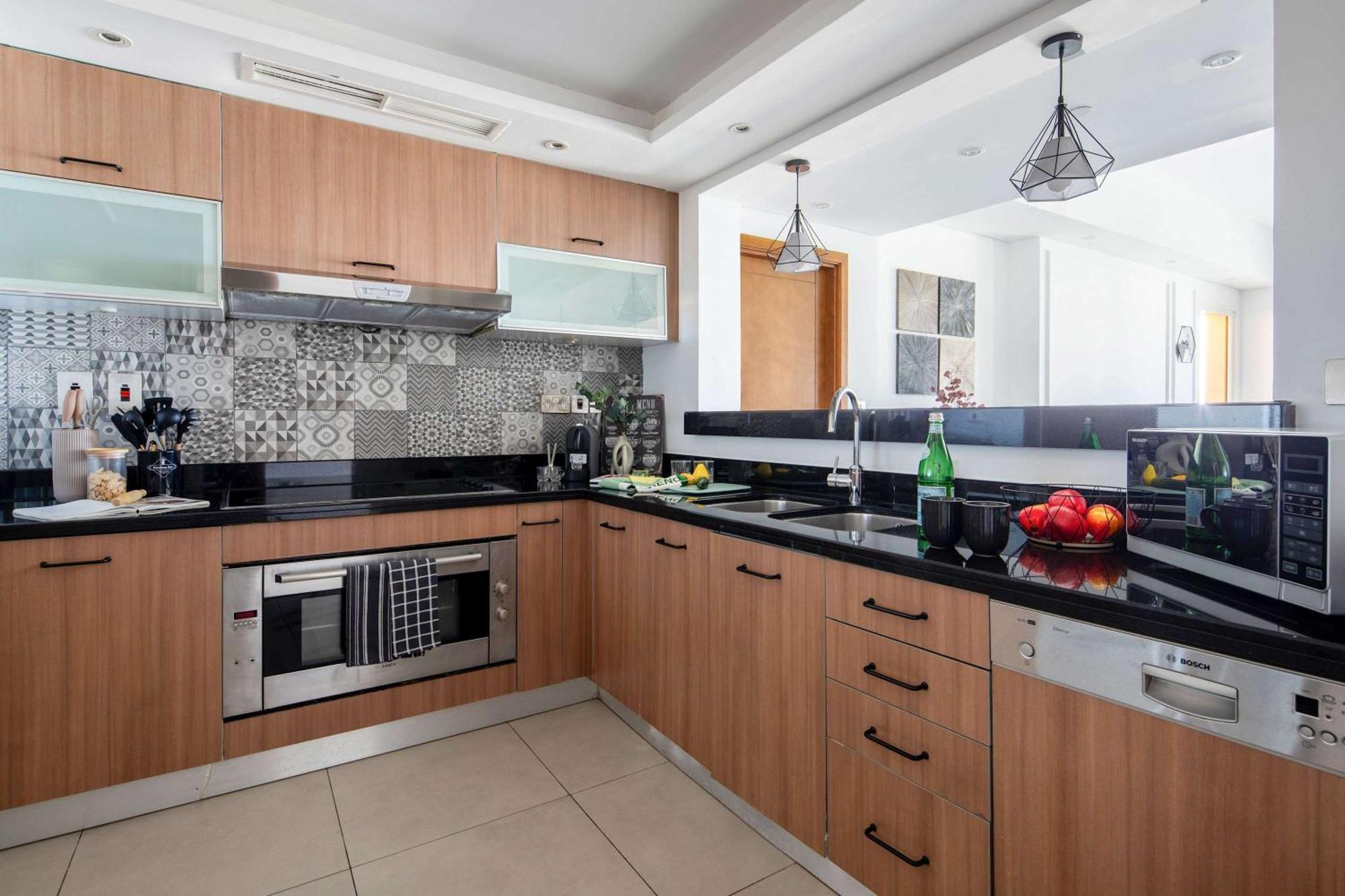Frank Porter - Marina 3, Palm Jumeirah Apartment