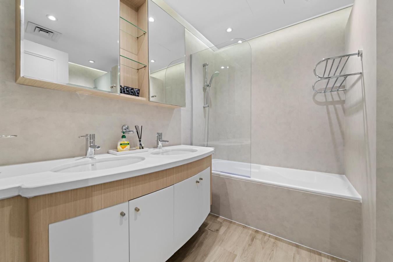 Stunning 2-bedroom Travo Dubai