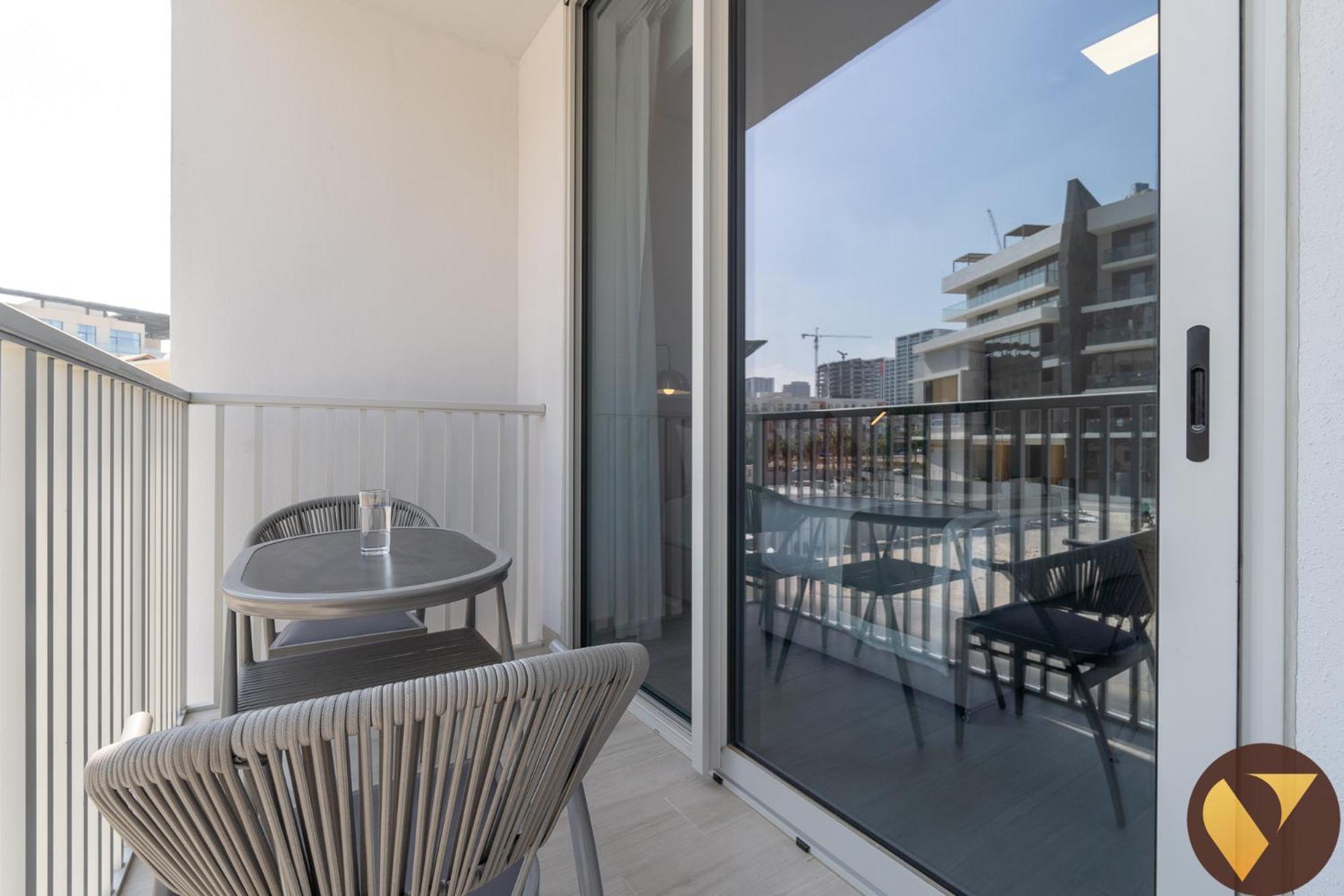 Apartment Vogue Luma22 Jvc 5 Mins Circle Mall & 12 Mins Emirates Mall