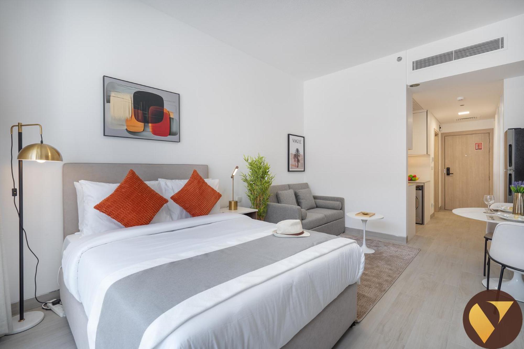 Vogue Luma22 Jvc 5 Mins Circle Mall & 12 Mins Emirates Mall Apartment Dubai