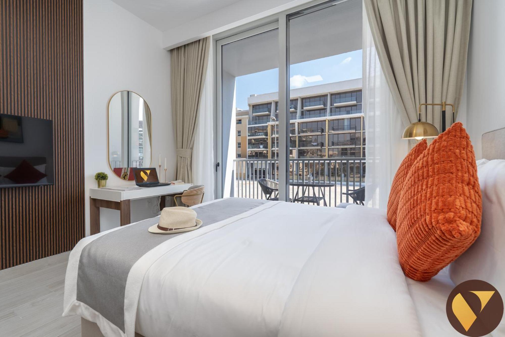 Vogue Luma22 Jvc 5 Mins Circle Mall & 12 Mins Emirates Mall Apartment *