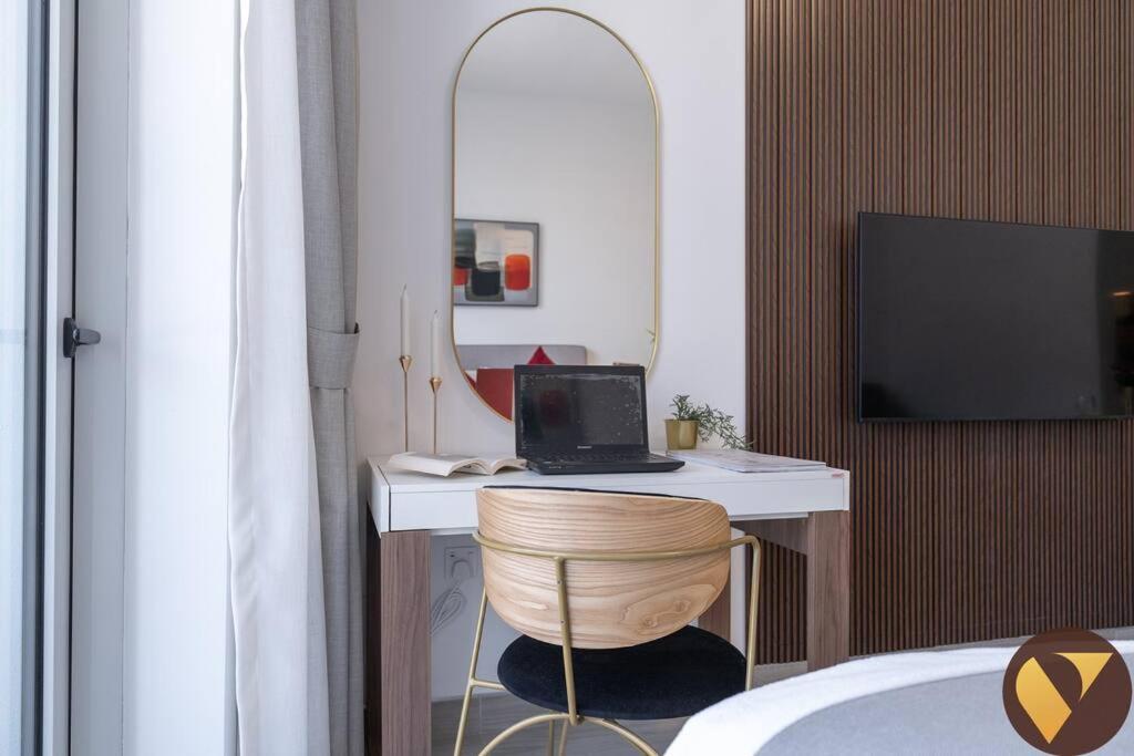 Vogue Luma22 Jvc 5 Mins Circle Mall & 12 Mins Emirates Mall Apartment