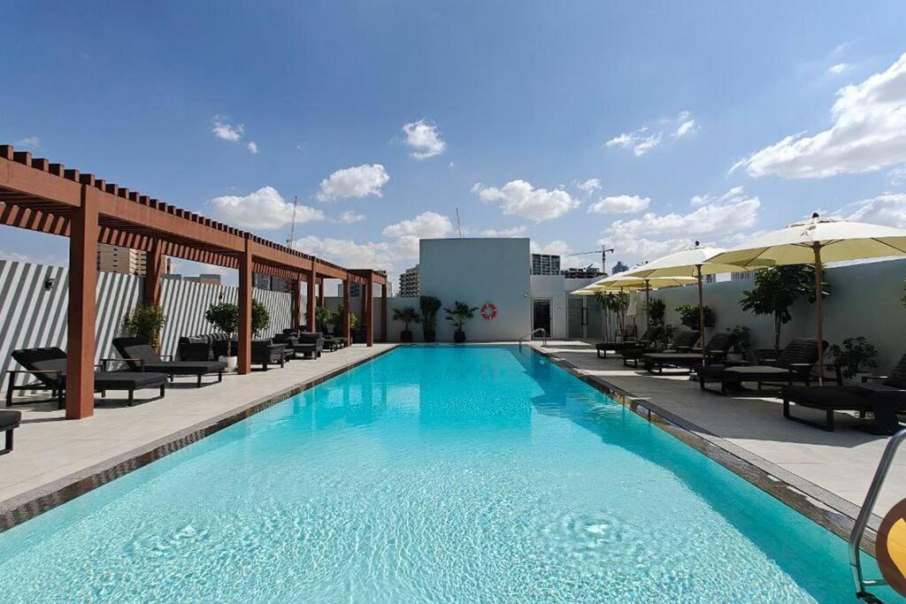 Vogue Luma22 Jvc 5 Mins Circle Mall & 12 Mins Emirates Mall Apartment Dubai