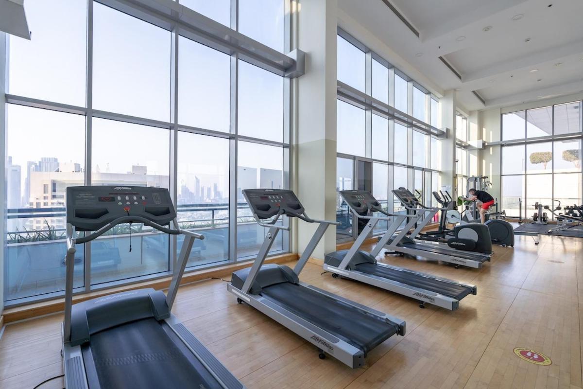 Awesome 1-bedroom Perfect For 4 In Business Bay Apartment Dubai