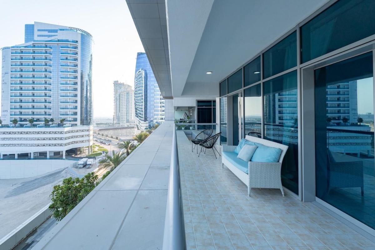 Awesome 1-bedroom Perfect For 4 In Business Bay