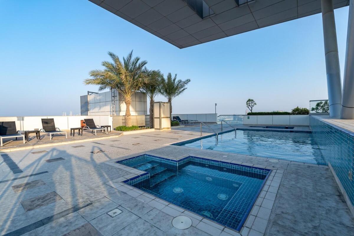 Apartment Awesome 1-bedroom Perfect For 4 In Business Bay Dubai