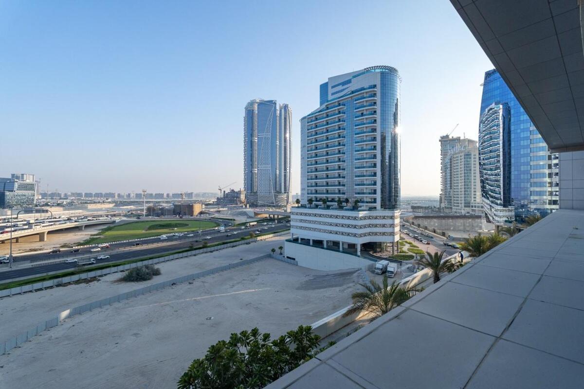 Awesome 1-bedroom Perfect For 4 In Business Bay * Dubai
