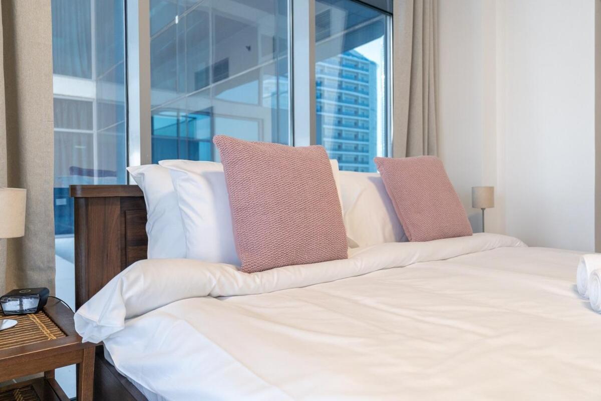 Awesome 1-bedroom Perfect For 4 In Business Bay * Dubai