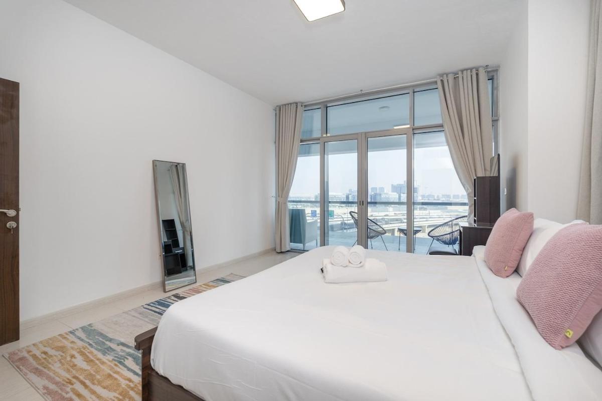 Awesome 1-bedroom Perfect For 4 In Business Bay Dubai