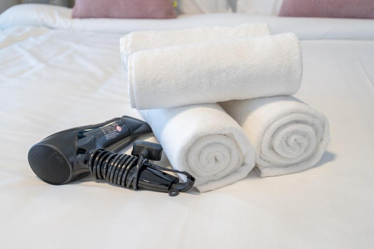 Awesome 1-bedroom Perfect For 4 In Business Bay Apartment *