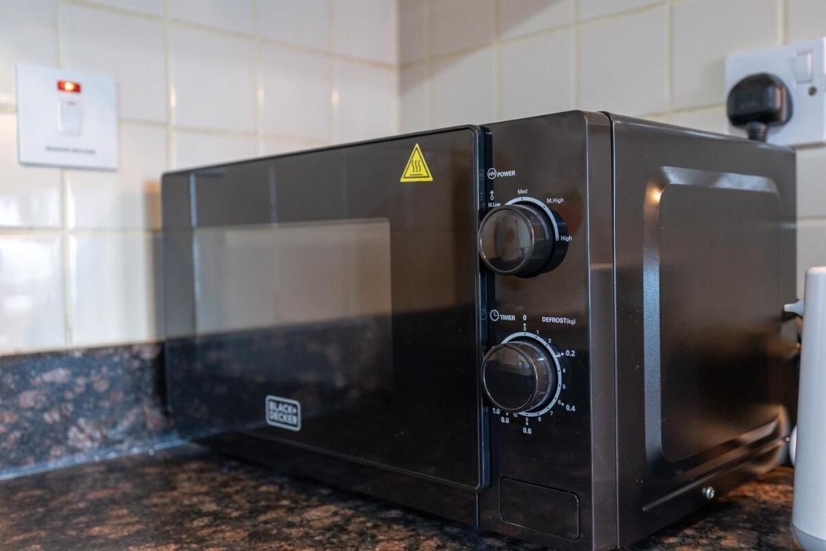 Awesome 1-bedroom Perfect For 4 In Business Bay *