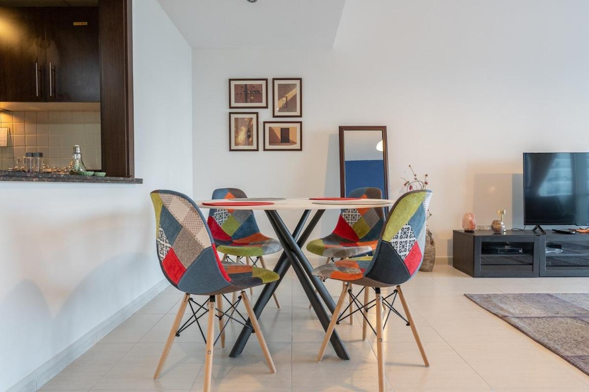 Awesome 1-bedroom Perfect For 4 In Business Bay * Dubai