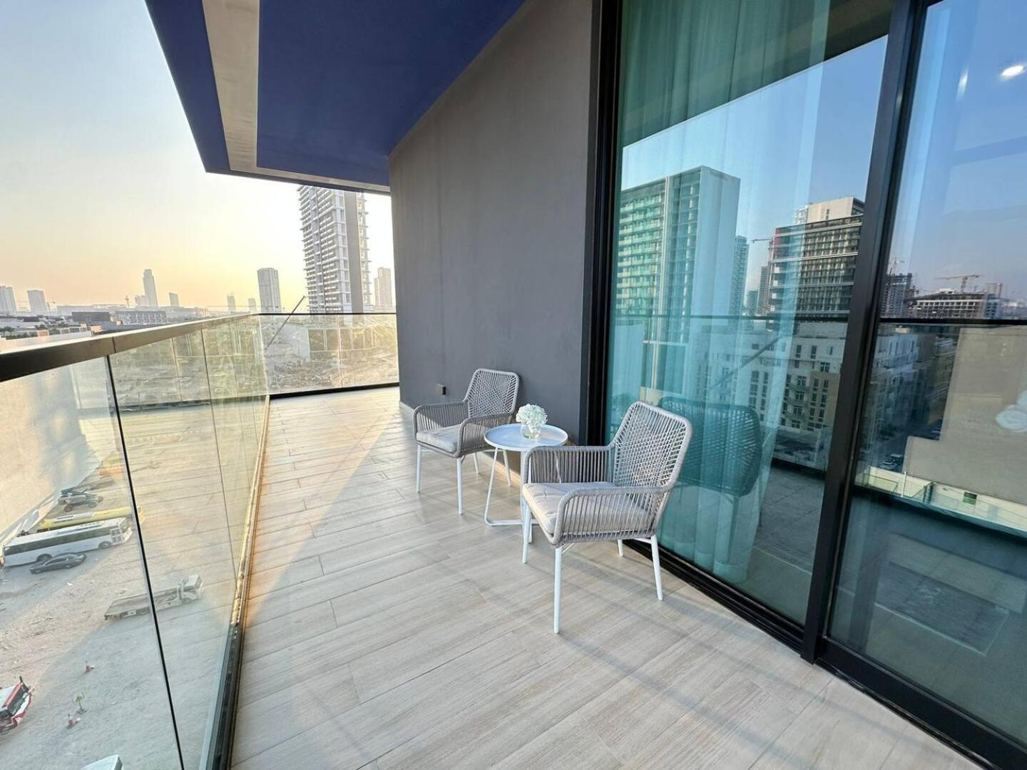 Roomy 1 Bedroom With Pool View Dubai