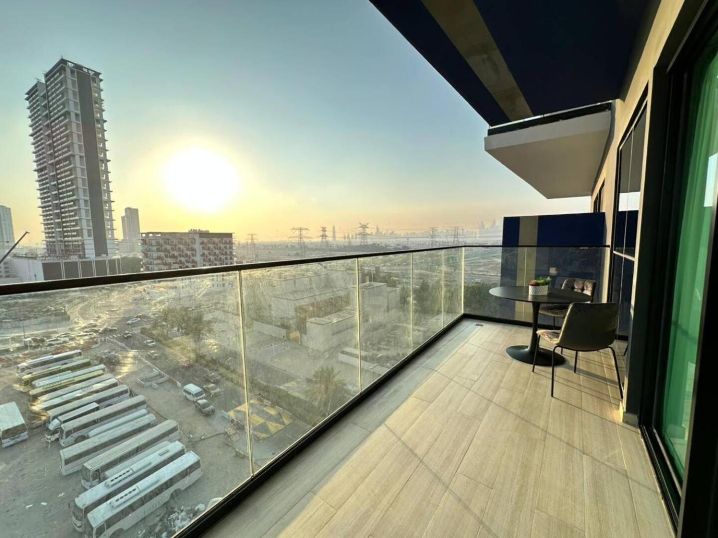 Roomy 1 Bedroom With Pool View *