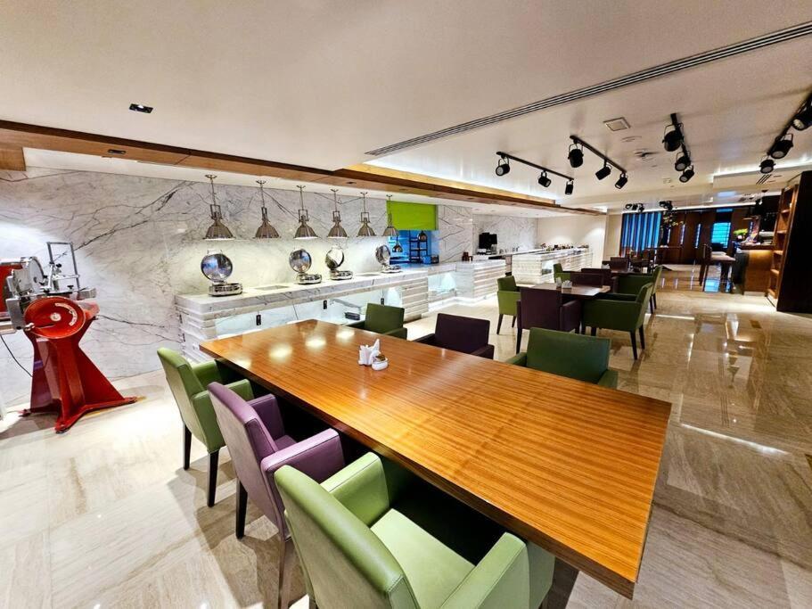 Apartment Sunrise Homes - Modern Beside Canal Dubai