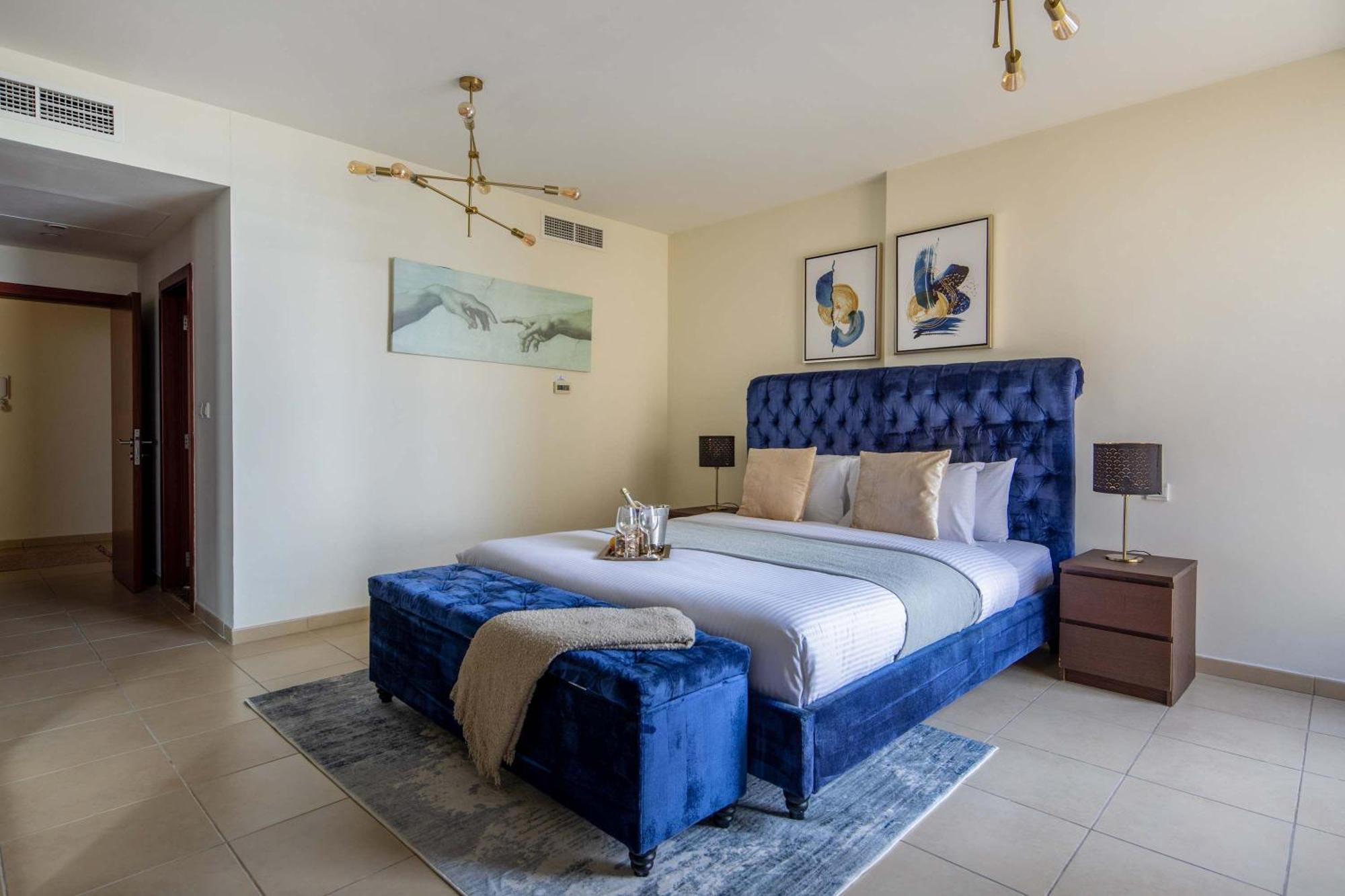 Frank Porter - Murjan 1 Apartment Dubai