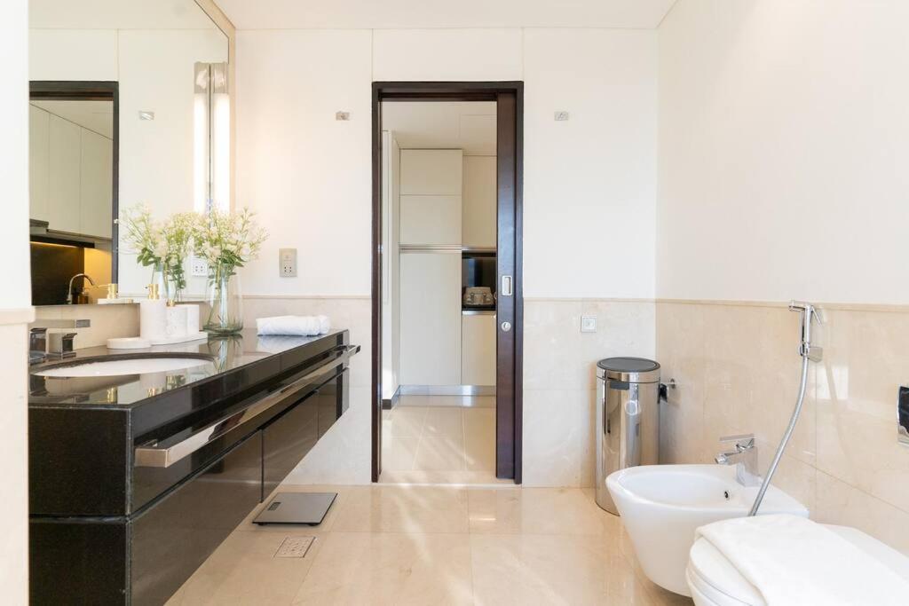 Magnificent Studio, Emaar Residences Marina Apartment *